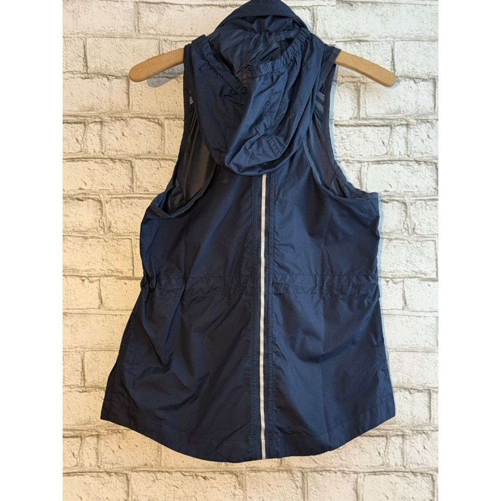 NWT Women’s Athleta Speedwork Vest Navy size XS Water Repellent Long Reflective - Picture 3 of 7